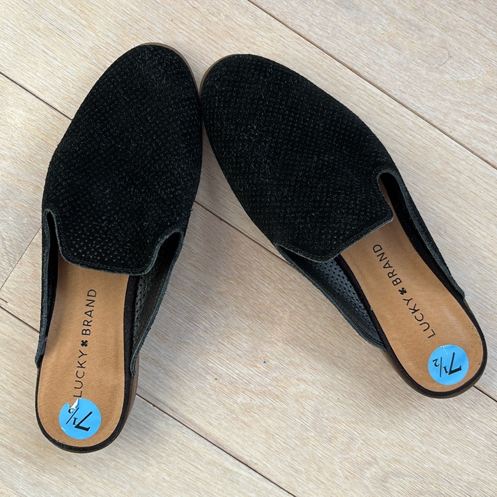 Lucky brand, black leather slip on flats